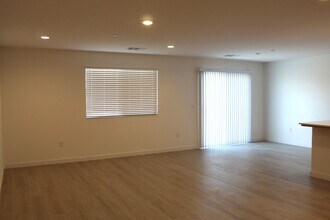 7300 Erskineville Dr in Bakersfield, CA - Building Photo - Building Photo