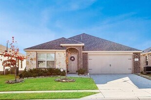 2117 Shady Glen Trail in Princeton, TX - Building Photo