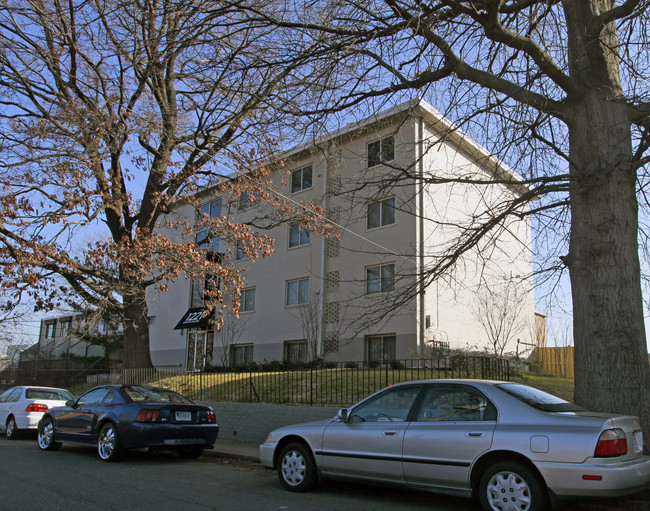 1221 N Quinn St in Arlington, VA - Building Photo - Building Photo