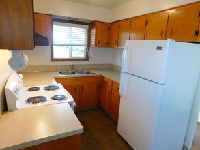 162 NW 15th St in Gresham, OR - Building Photo - Building Photo