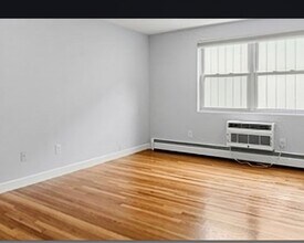 31 Montvale Ave in Woburn, MA - Building Photo - Building Photo