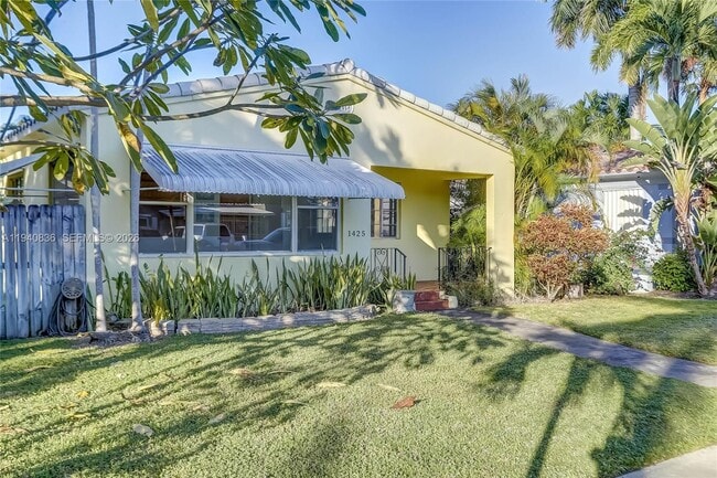 1425 Madison St in Hollywood, FL - Building Photo - Building Photo