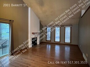 2001 Barritt St in Lansing, MI - Building Photo - Building Photo
