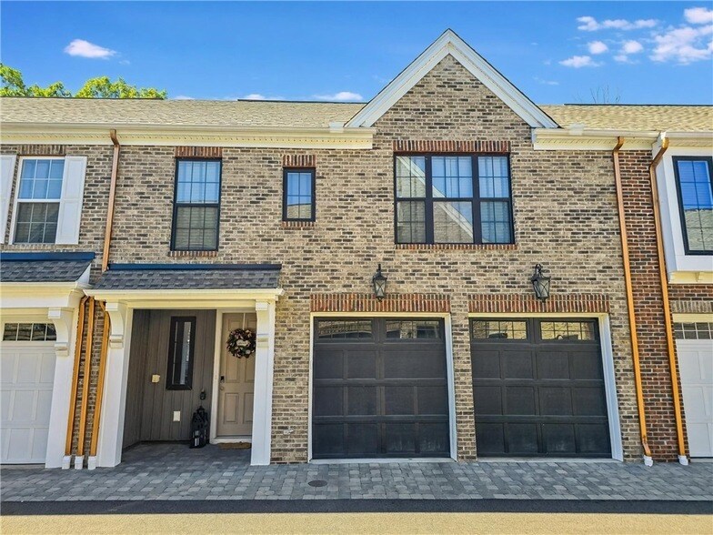 707 England Rd in Cranberry Township, PA - Building Photo