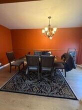 8 Windsor Dr in East Brunswick, NJ - Building Photo - Building Photo