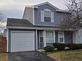 3316 Huntington Ln in Island Lake, IL - Building Photo