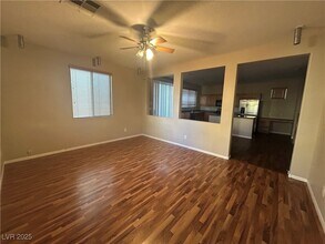 9527 Crooked Wood Ave in Las Vegas, NV - Building Photo - Building Photo
