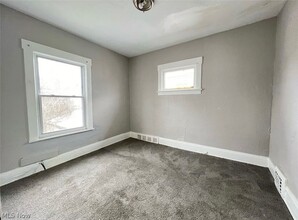 13701 Benwood Ave in Cleveland, OH - Building Photo - Building Photo