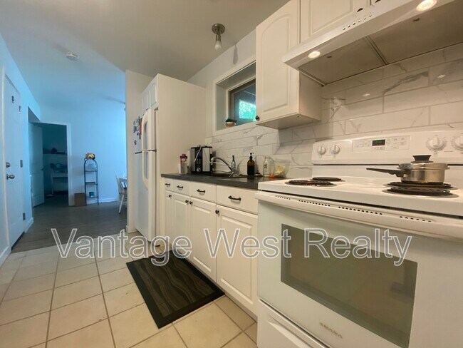 315 Hardie Rd in Kelowna, BC - Building Photo - Building Photo