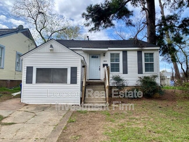 property at 3818 Richmond Ave