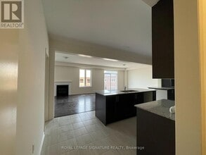 1231 Plymouth Dr in Oshawa, ON - Building Photo - Building Photo