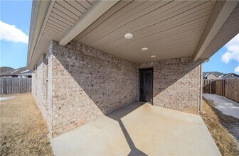 971 Lakeview Dr in Centerton, AR - Building Photo - Building Photo