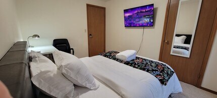 19925 Wallingford Ave N in Shoreline, WA - Foto de edificio - Building Photo