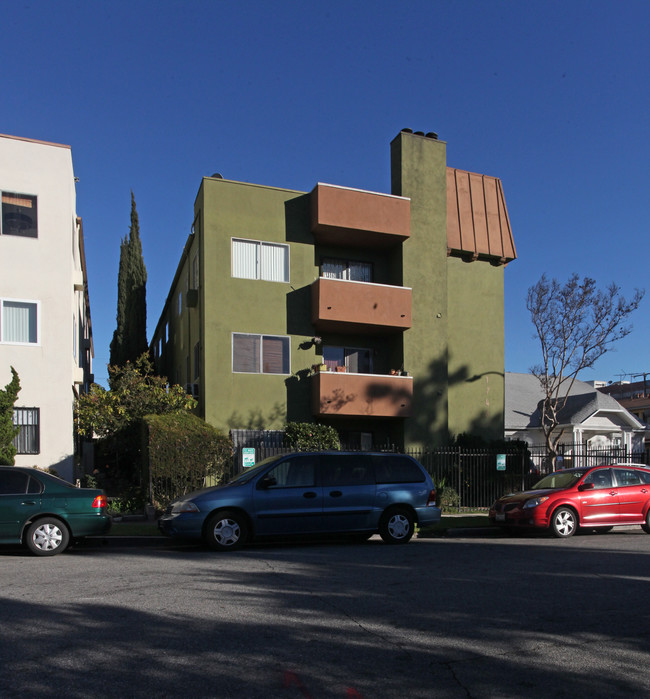 1748 Kenmore Ave in Los Angeles, CA - Building Photo - Building Photo