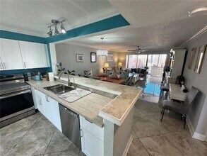 567 Lakeside Dr in Bradenton, FL - Building Photo - Building Photo