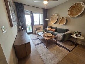 6710 SW 29th St, Unit A10 in Miami, FL - Building Photo - Building Photo