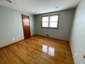 330 Sussex St-Unit -2 in Harrison, NJ - Foto de edificio - Building Photo