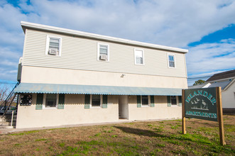 Islander Apartments in Poquoson, VA - Building Photo - Other