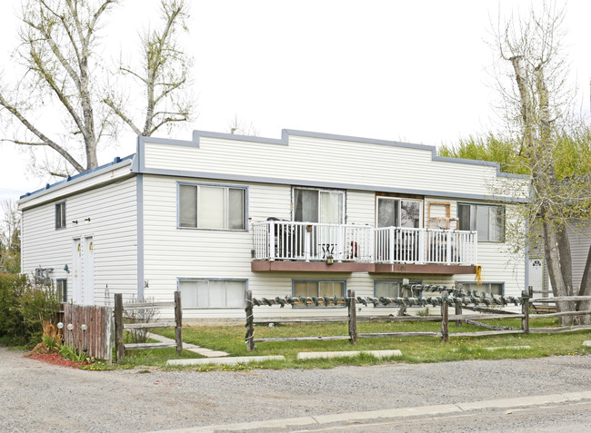 406 3rd Ave SW in Black Diamond, AB - Building Photo - Primary Photo