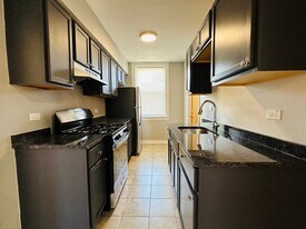 5901-5911 W Huron St, Unit 644-2 in Chicago, IL - Building Photo