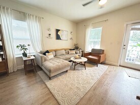 1736 W Walnut St in Tampa, FL - Building Photo