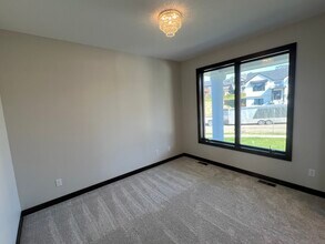 2652 Century Pine Ln NE in Rochester, MN - Foto de edificio - Building Photo