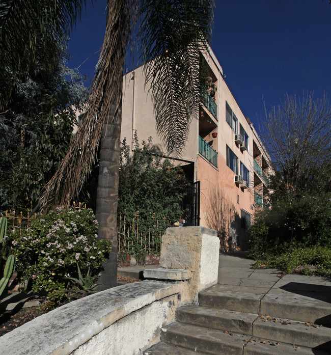 Woodside Apartments in Los Angeles, CA - Building Photo - Building Photo