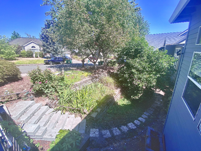 7766 SW Bayberry Dr-Unit -FULLY FURNISHED LUXURY APARTMENT in Aloha, OR - Building Photo - Building Photo