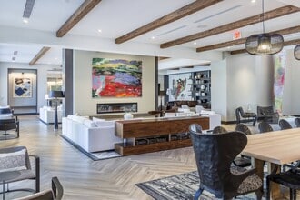 Casa Mara in West Palm Beach, FL - Foto de edificio - Building Photo