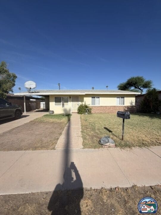 property at 711 Walnut Ave