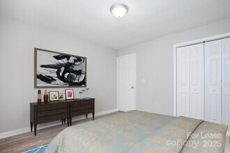 315 Crown Point Dr in Salisbury, NC - Foto de edificio - Building Photo