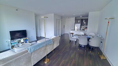 25 W Randolph St in Chicago, IL - Building Photo - Building Photo