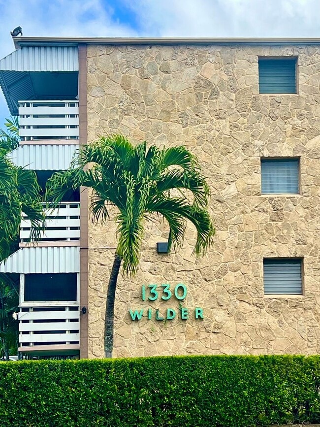 1330 Wilder Ave in Honolulu, HI - Building Photo - Building Photo