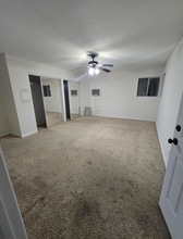 10217 Yorba St in Riverside, CA - Foto de edificio - Building Photo