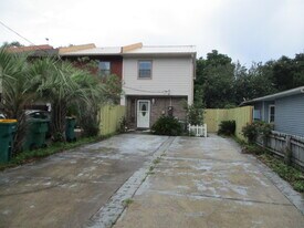 333 Woodham Ct in Fort Walton Beach, FL - Building Photo