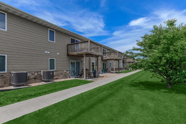 Cedar Ridge in Grand Island, NE - Building Photo - Building Photo