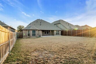 6801 Cambridge Dr in North Richland Hills, TX - Building Photo - Building Photo