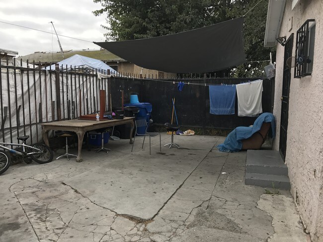 9538 Compton Ave in Los Angeles, CA - Building Photo - Building Photo