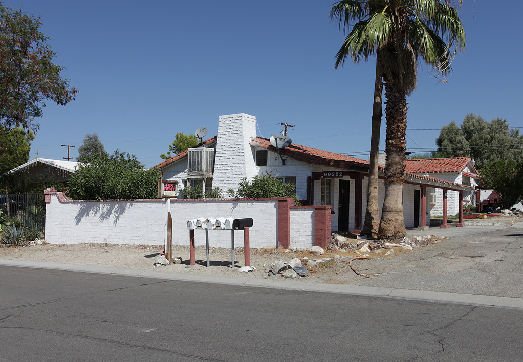 66282 5th St in Desert Hot Springs, CA - Building Photo