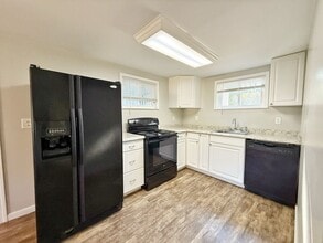 4393 Florence Dr in Marianna, FL - Building Photo - Building Photo