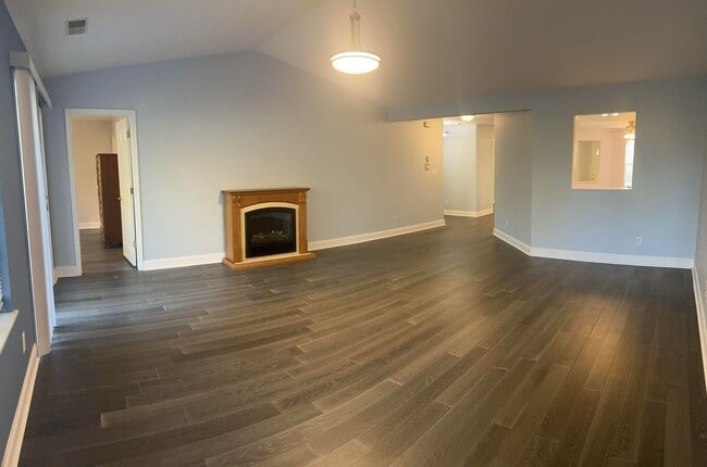 2939 Freedom Cir in Crown Point, IN - Building Photo - Building Photo