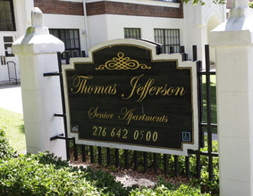 Thomas Jefferson in Bristol, VA - Foto de edificio - Building Photo