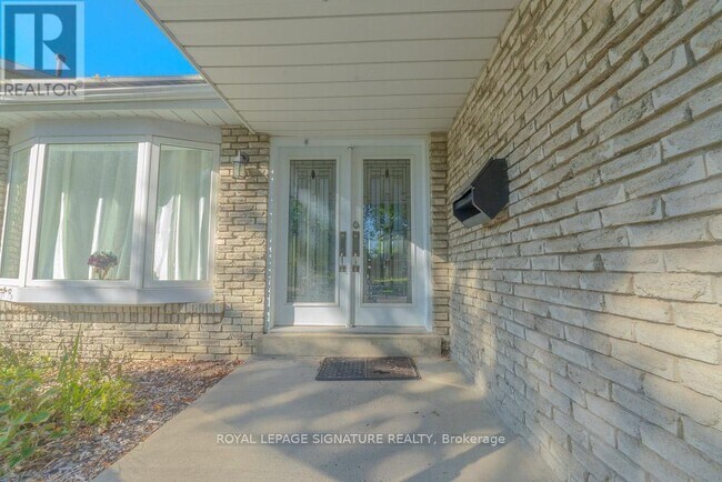 1460 Tampa Crescent in Oshawa, ON - Building Photo - Building Photo