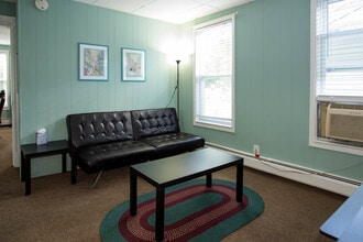 42 Everett St, Unit 42 Everett Street in Boston, MA - Foto de edificio - Building Photo