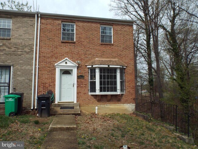 5501 Rollins Ln in Capitol Heights, MD - Building Photo - Building Photo