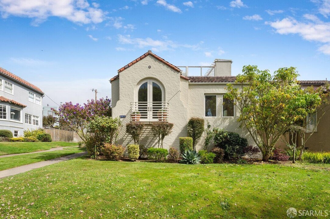 351 Santa Ana Ave in San Francisco, CA - Building Photo