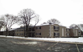 Woodward Place Condominium Homes in Birmingham, MI - Building Photo - Building Photo