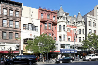 141 W 72nd St in New York, NY - Building Photo - Building Photo