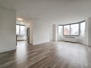 1735 York Ave in New York, NY - Building Photo - Building Photo