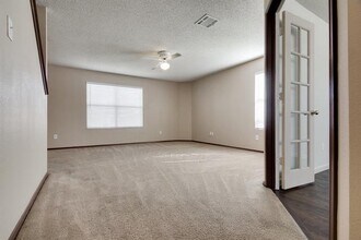 8211 Leaning Oak Ct in Arlington, TX - Building Photo - Building Photo